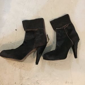 Beautiful dark brown suede boots